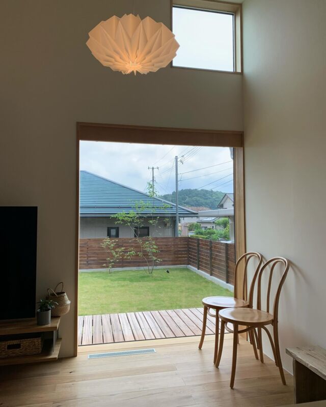 引込みのサッシによって、ウチとソトが心地よく繋がります。
「大信の家」UA値0.27

〜良い家で、暮らそう〜
福島県のyoie建築舎です。
住まいに関すること、何でもご相談下さい。

#住宅 #注文住宅 
#住宅設計 #インテリア
#エクステリア
#外構 #庭づくり
#雑木の庭
#木の家 #無垢材
#塗り壁 
#パッシブデザイン 
#高気密高断熱 
#工務店 #設計事務所 
#福島県 #白河市 #西郷村
#yoie建築舎 #ヨイエ建築舎
#yoie